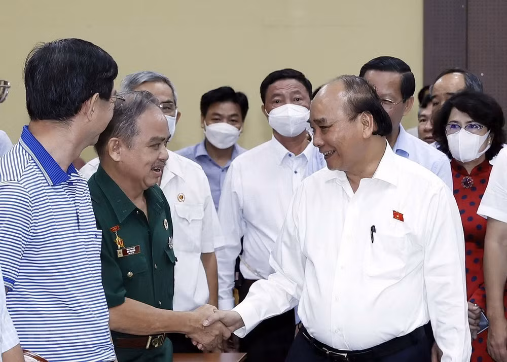 Hình ảnh Chủ tịch nước tiếp xúc cử tri quận 1, Thành phố Hồ Chí Minh -0