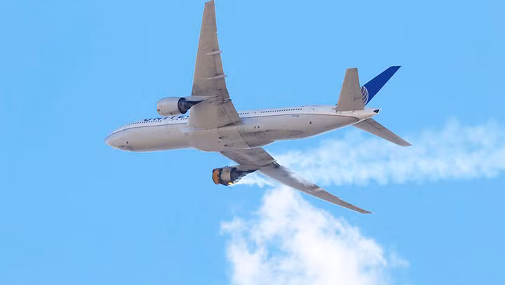 Mỹ điều tra sự cố động cơ máy bay Boeing 777