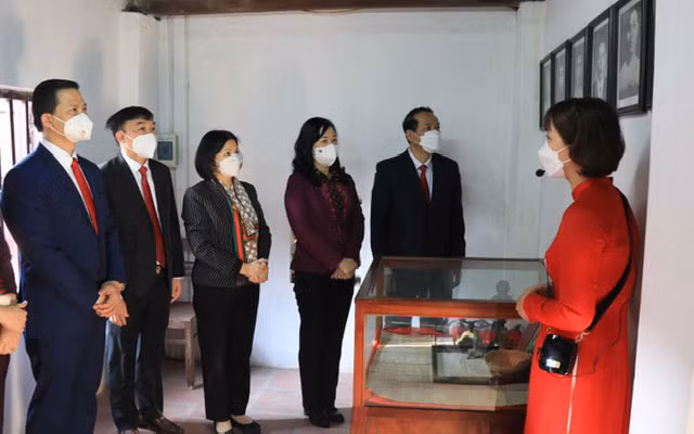 Dâng hương tưởng niệm 113 năm Ngày sinh đồng chí Ngô Gia Tự -0