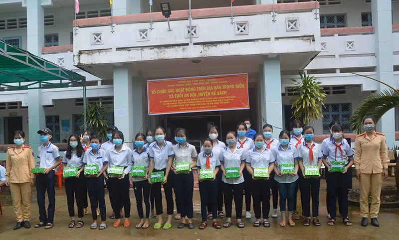 Công an Sóc Trăng tổ chức nhiều hoạt động chăm lo người nghèo -0