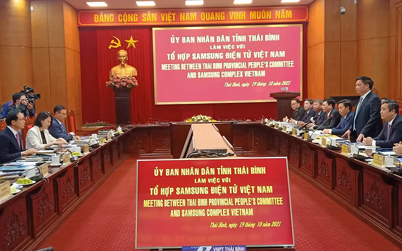 Quang cảnh buổi làm việc.