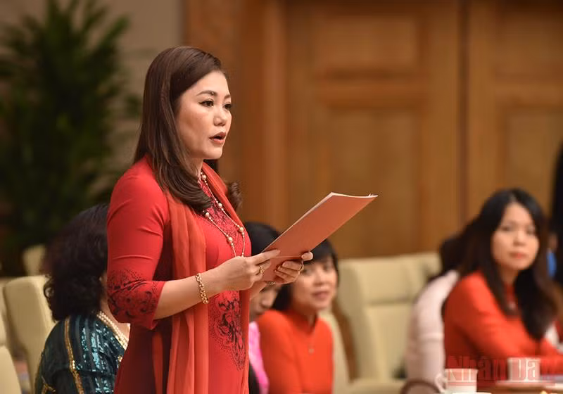 Thủ tướng Phạm Minh Chính gặp mặt các đại biểu phụ nữ tiêu biểu -0