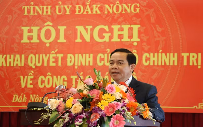 Đồng chí Điểu K’Ré, Ủy viên Trung ương Đảng, Phó Bí thư Tỉnh ủy Đắk Nông phát biểu nhận nhiệm vụ.