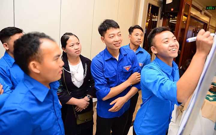 Các bạn trẻ tham dự tập huấn.
