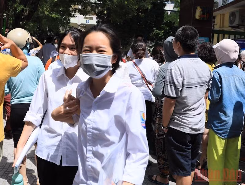 Thí sinh Kỳ thi tuyển sinh vào lớp 10 của Hà Nội. (Ảnh: THÀNH ĐẠT)