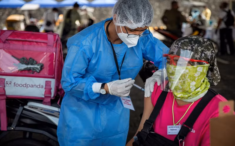 Tới nay, Philippines đã tiêm hơn 39 triệu liều vacicne ngừa Covid-19. (Ảnh: Reuters)