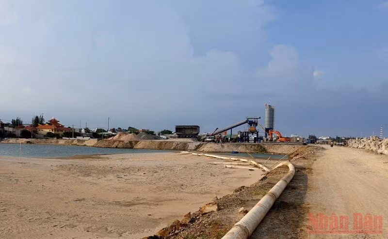 Dự án lấn biển phường Đức Long (Hamubay), TP Phan Thiết (Bình Thuận) do Công ty Trường Phúc Hải làm chủ đầu tư.