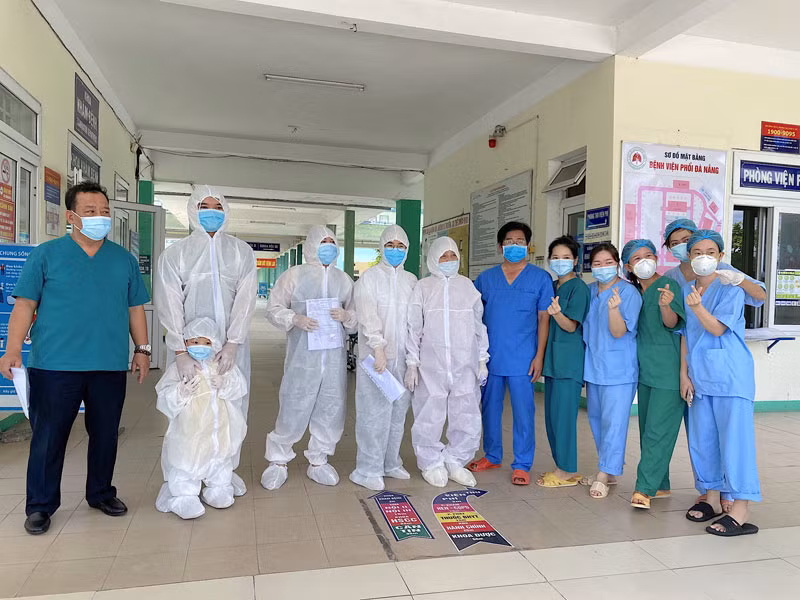 Bệnh nhân 81 tuổi nhiễm Covid-19 tại Đà Nẵng hồi sinh diệu kỳ -0