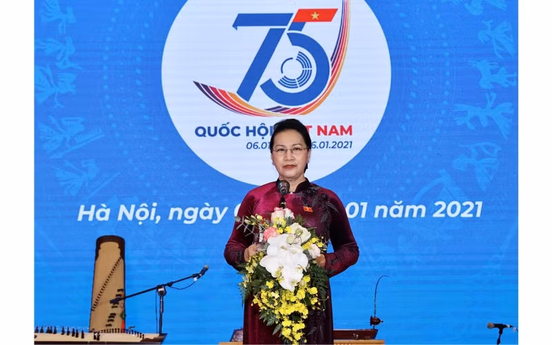 Chủ tịch QH Nguyễn Thị Kim Ngân đọc lời phát biểu chào mừng. 
