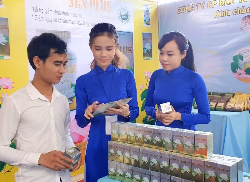 CTCP Đầu tư công nghệ Lecare giới thiệu sản phẩm Senplus, được nghiên cứu và sản xuất hoàn toàn bằng công nghệ trong nước, chất lượng và hiệu quả sử dụng cao, tại sự kiện Kết nối cung - cầu công nghệ 2020.