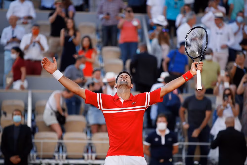 Djokovic lên ngôi Roland Garros sau màn ngược dòng ngoạn mục -0