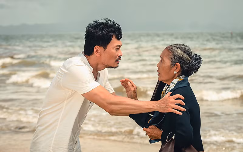 Một cảnh trong phim Khúc mưa của Điện ảnh Quân đội nhân dân tham dự Liên hoan phim Việt Nam lần thứ 22.