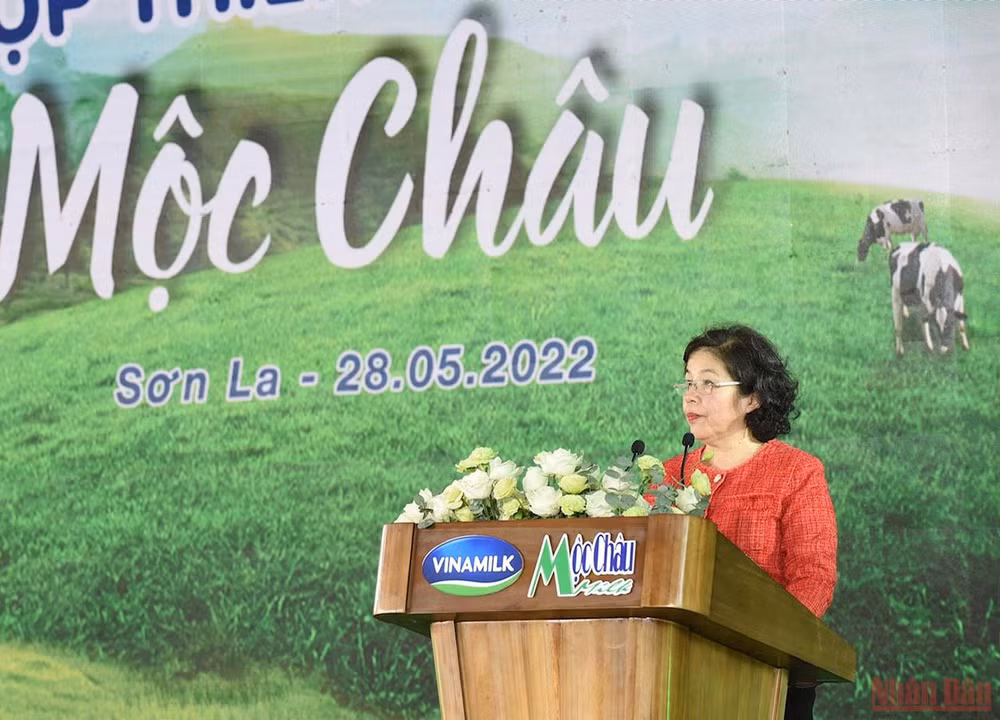 Thủ tướng Phạm Minh Chính dự Lễ khởi công dự án “Tổ hợp Thiên đường sữa Mộc Châu” -1