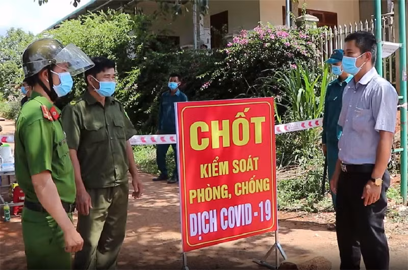 Một chốt kiểm soát dịch Covid-19 tại xã Cư Mốt, huyện Ea H’leo.