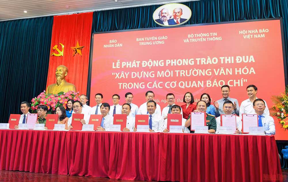Hình ảnh Lễ phát động phong trào thi đua “Xây dựng môi trường văn hóa trong các cơ quan báo chí”