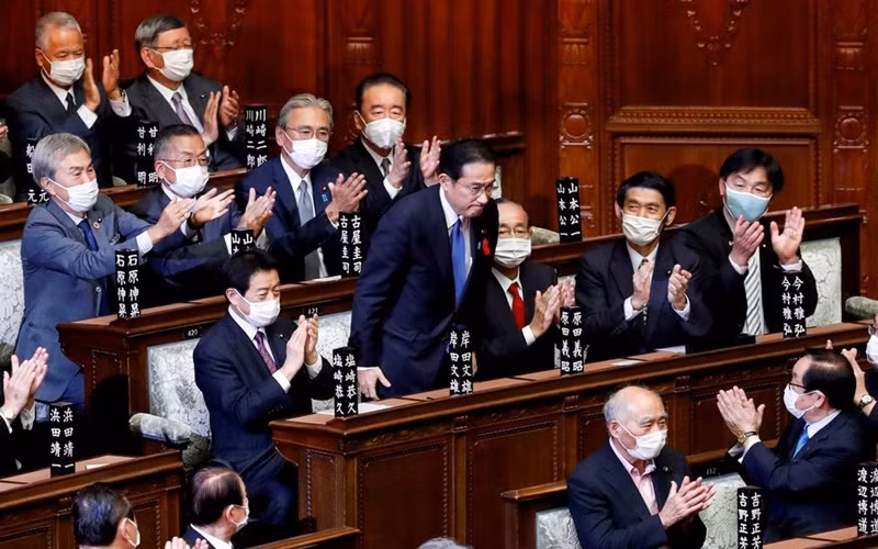 Ông Kishida Fumio sau khi được Hạ viện Nhật Bản bầu làm Thủ tướng, ngày 4/10. (Ảnh: Reuters)