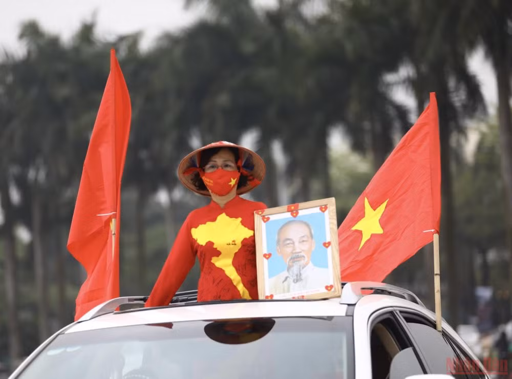 Cổ động viên Việt Nam hâm nóng sân Mỹ Đình trước trận Việt Nam-Oman -0