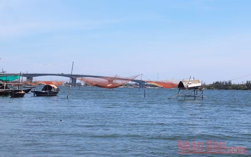Đắm hồn trưa trên sông Thu Bồn -0