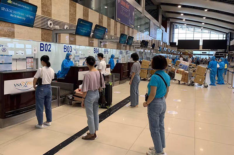 Các đoàn y tế được bố trí quầy làm thủ tục ưu tiên.