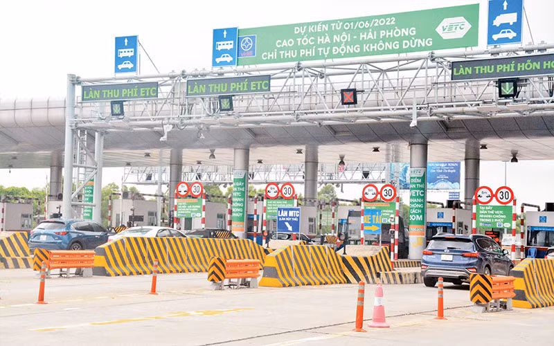 Trong ngày đầu chính thức áp dụng thí điểm chỉ thu phí ETC trên tuyến cao tốc Hà Nội-Hải Phòng không xảy ra tình huống, sự cố nào gây cản trở giao thông. 
