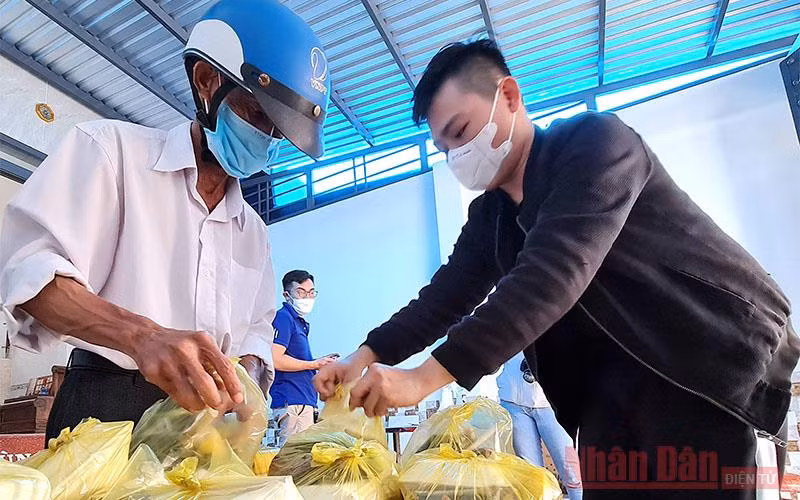 Các phần cơm “O đồng” hoàn thành vào 10 giờ 26 phút sáng 10/7.