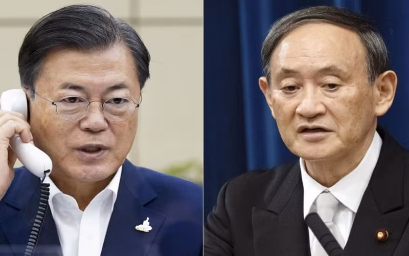 Tổng thống Hàn Quốc Moon Jae-in (bên trái) và Thủ tướng Nhật Bản Yoshihide Suga. (Ảnh: Koreaherald)