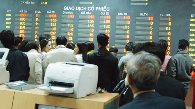 Bất ngờ như... bóng đá!