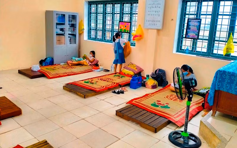 Thừa Thiên Huế cách ly 81 thầy và trò sau khi ghi nhận hai học sinh nhiễm Covid-19 -0
