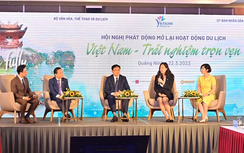 Quang cảnh Hội nghị phát động mở lại hoạt động du lịch với chủ đề: “Việt Nam-Trải nghiệm trọn vẹn” tại Quảng Ninh.