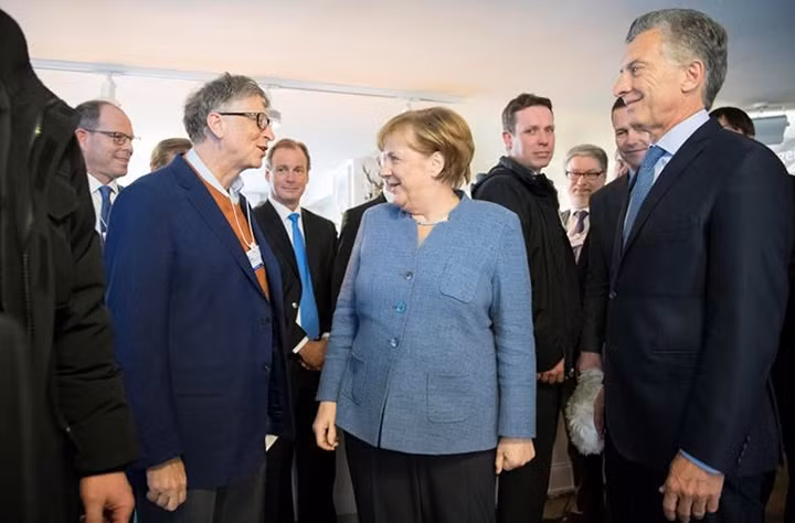 Lãnh đạo các quốc gia và doanh nghiệp trao đổi tại WEF 2018 ở Đa Vốt, Thụy Sĩ. Ảnh: Reuters