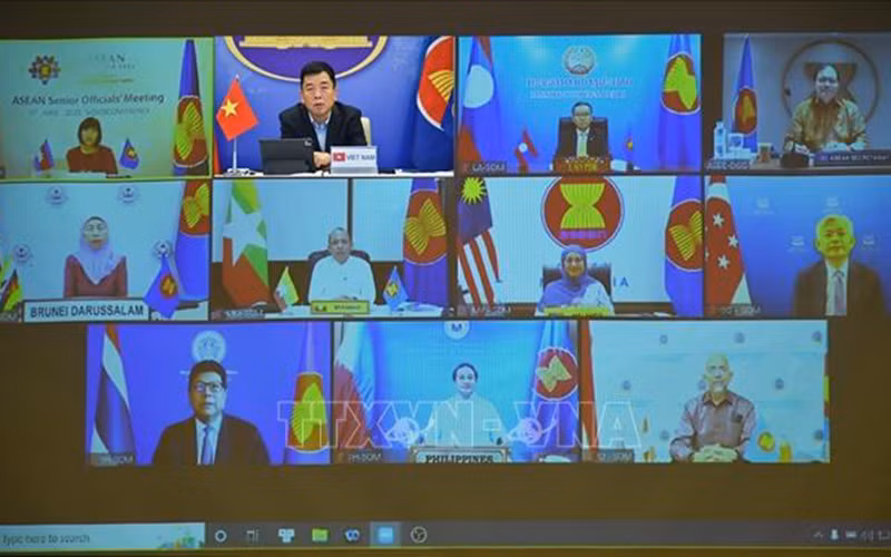 Các đại biểu dự các Hội nghị theo hình thức trực tuyến. Ảnh: TTXVN