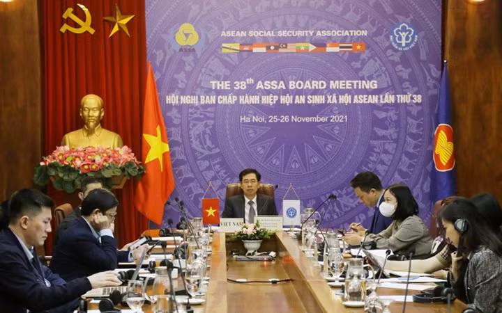 Lãnh đạo Bảo hiểm xã hội Việt Nam dự Hội nghị Ban Chấp hành Hiệp hội An sinh xã hội ASEAN lần thứ 38 theo hình thức trực tuyến vào tháng 11/2021 (Ảnh minh họa: VSS).