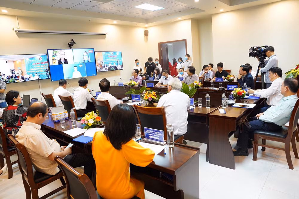 Các bệnh viện tuyến Trung ương hỗ trợ từ xa cho hàng trăm cơ sở y tế tuyến dưới.