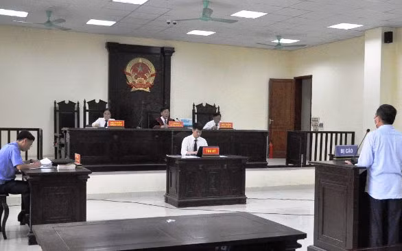 Phiên xét xử bị cáo về tội “ Cưỡng đoạt tài sản”.
