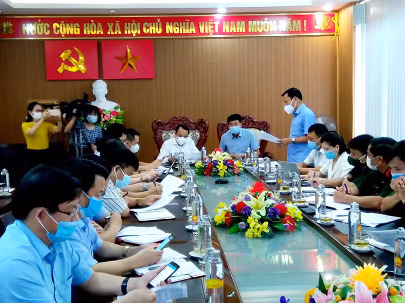 Ban Chỉ đạo phòng, chống dịch Covid-19 tỉnh Nghệ An chỉ đạo huyện Diễn Châu công tác phòng, chống dịch.