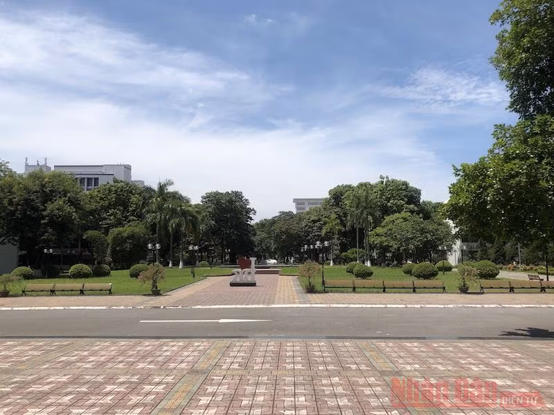 Khuôn viên Trường đại học Bách khoa Hà Nội. Ảnh: LÊ HÀ