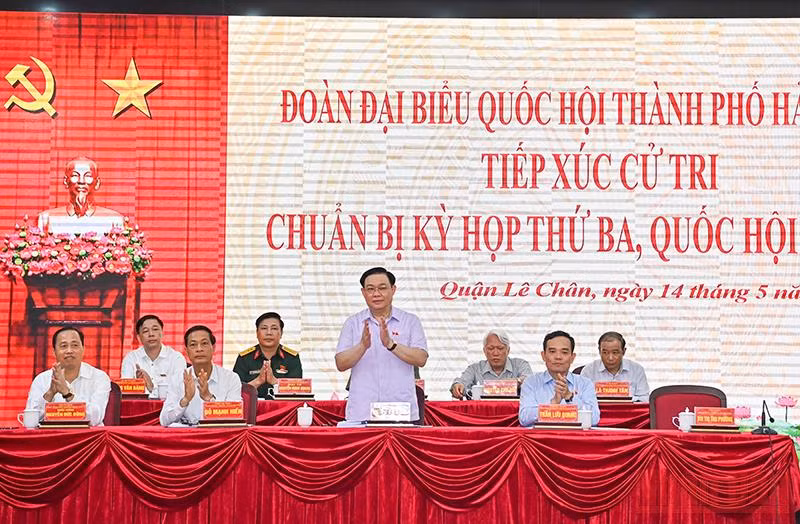 Chủ tịch Quốc hội Vương Đình Huệ tiếp xúc cử tri tại thành phố Hải Phòng -0