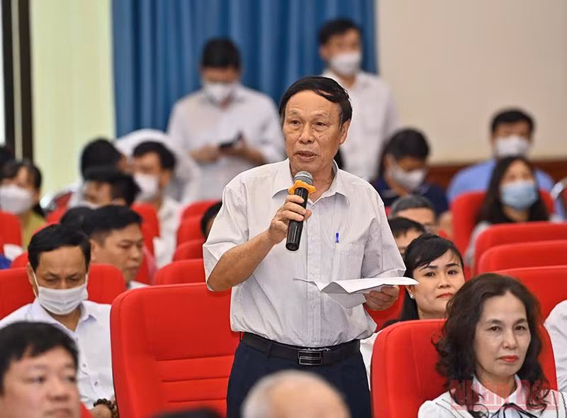 Chủ tịch Quốc hội Vương Đình Huệ tiếp xúc cử tri tại thành phố Hải Phòng -0