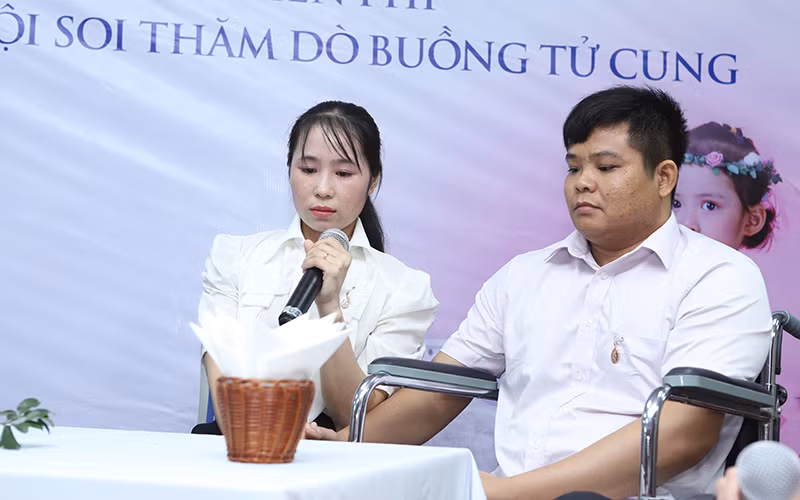Chị Trần Thị Nga và anh Vũ Văn Khải (Gia Viễn, Ninh Bình) chia sẻ về câu chuyện của mình.