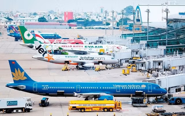 Việc nối lại đường bay thương mại quốc tế thường lệ tới các địa bàn có hệ số an toàn cao, bảo đảm nguyên tắc thích ứng an toàn, linh hoạt, kiểm soát hiệu quả dịch Covid-19. (Ảnh minh họa: Chinhphu.vn).