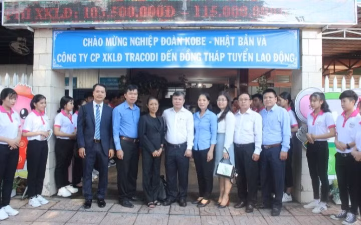 Cong_ty_xuat_khau_lao_dong_den_D-1593664134118.jpg