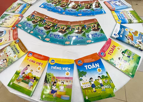 Lúng túng chuyện sách giáo khoa chương trình giáo dục phổ thông mới -0