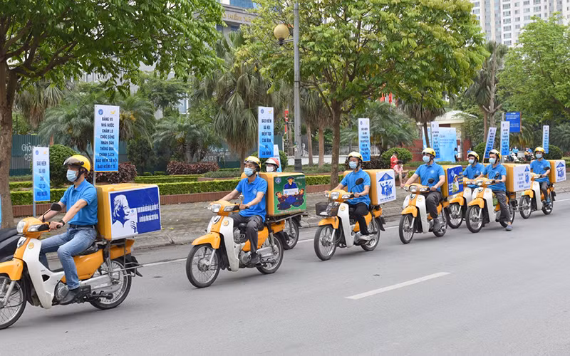 Ra quân hưởng ứng Tháng vận động triển khai bảo hiểm xã hội toàn dân (Ảnh: Bảo hiểm xã hội Hà Nội).
