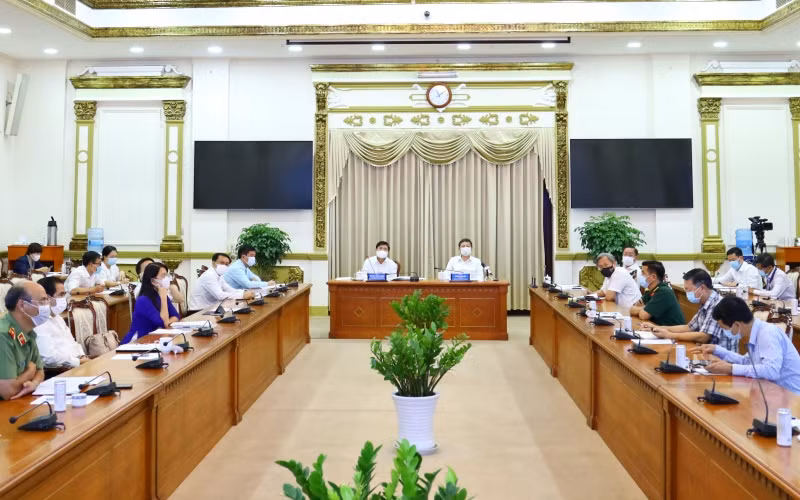 Toàn cảnh cuộc họp trưa 10-5.