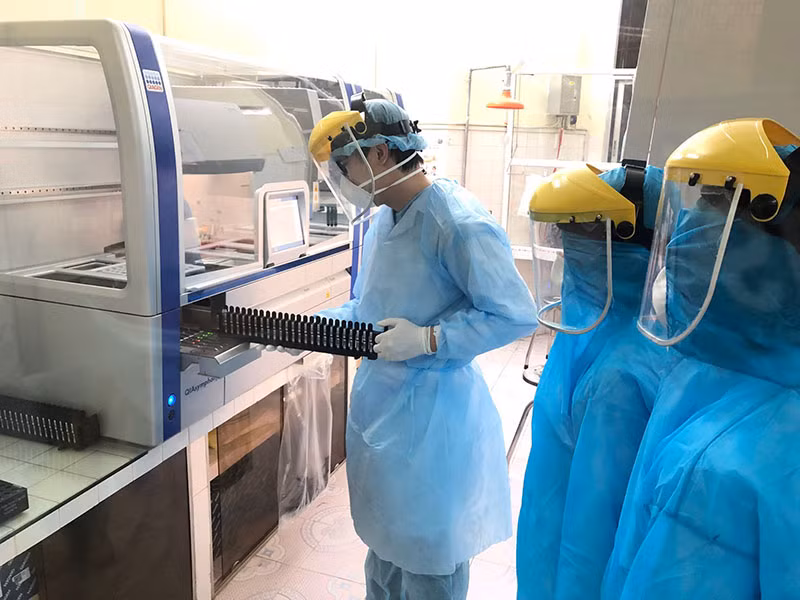 Xét nghiệm bằng phương pháp PCR tại Trung tâm Y tế dự phòng Hải Phòng.