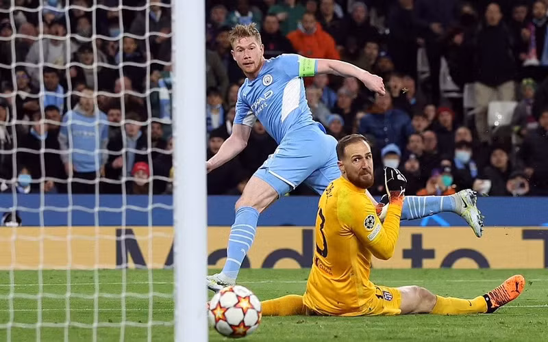 De Bruyne ghi bàn duy nhất của trận đấu, mang về chiến thắng cho Man City. (Ảnh: Daily Mail) 