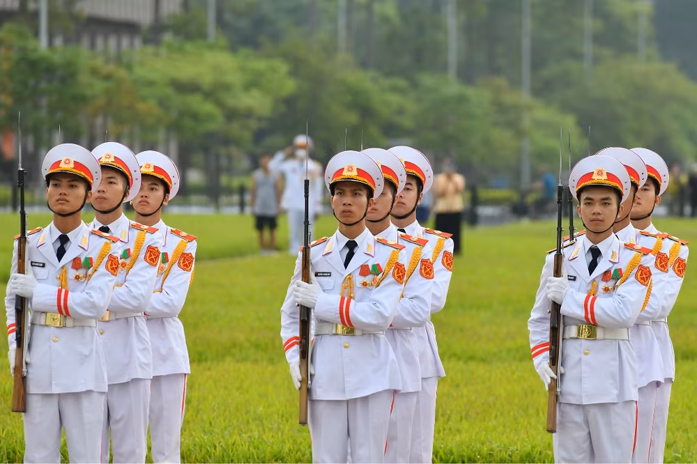 Thiêng liêng nghi lễ thượng cờ tại Quảng trường Ba Đình -0