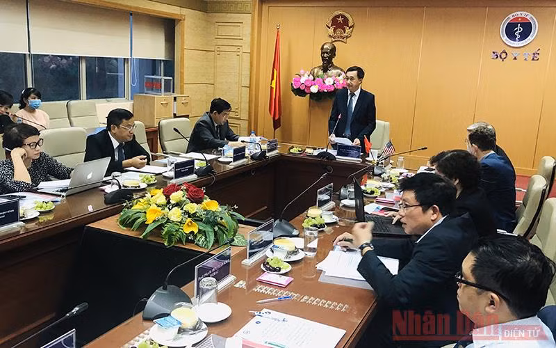 Thứ trưởng Y tế Trần Văn Thuấn phát biểu khai mạc.