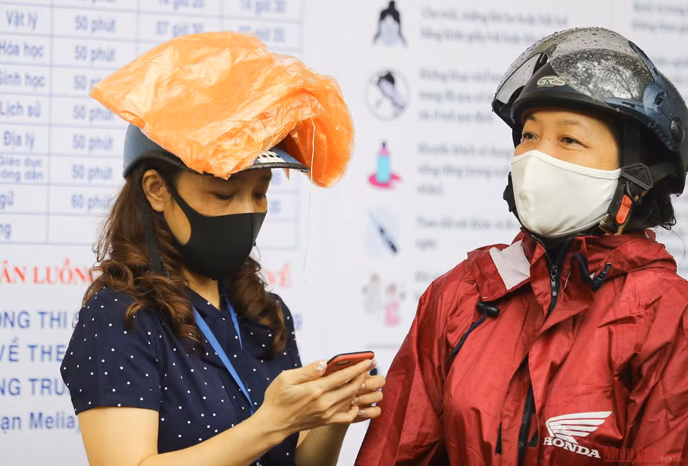 9phu_huynh_tot_nghiep_THPT-1625725836739.jpg