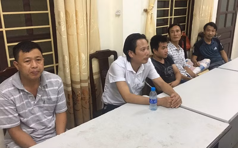 Các đối tượng trong đường dây làm giả giấy xét nghiệm Covid-19.